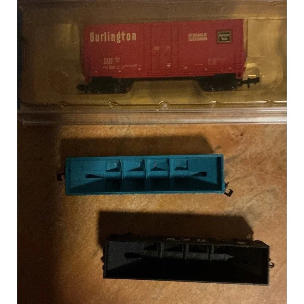 Mixed Lot Of 10 Frieght Cars, Hoppers,‎ Box Cars, Caboose, Tanker, Flat Car, #4